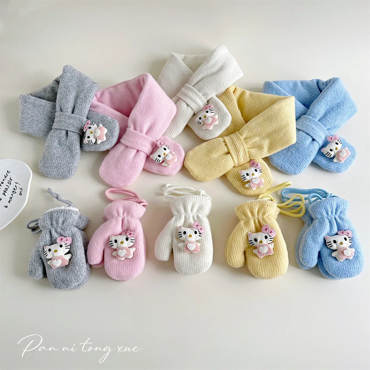 韩版儿童手套冬季新款ins小猫挂脖宝宝婴儿手套保暖交叉充棉围巾