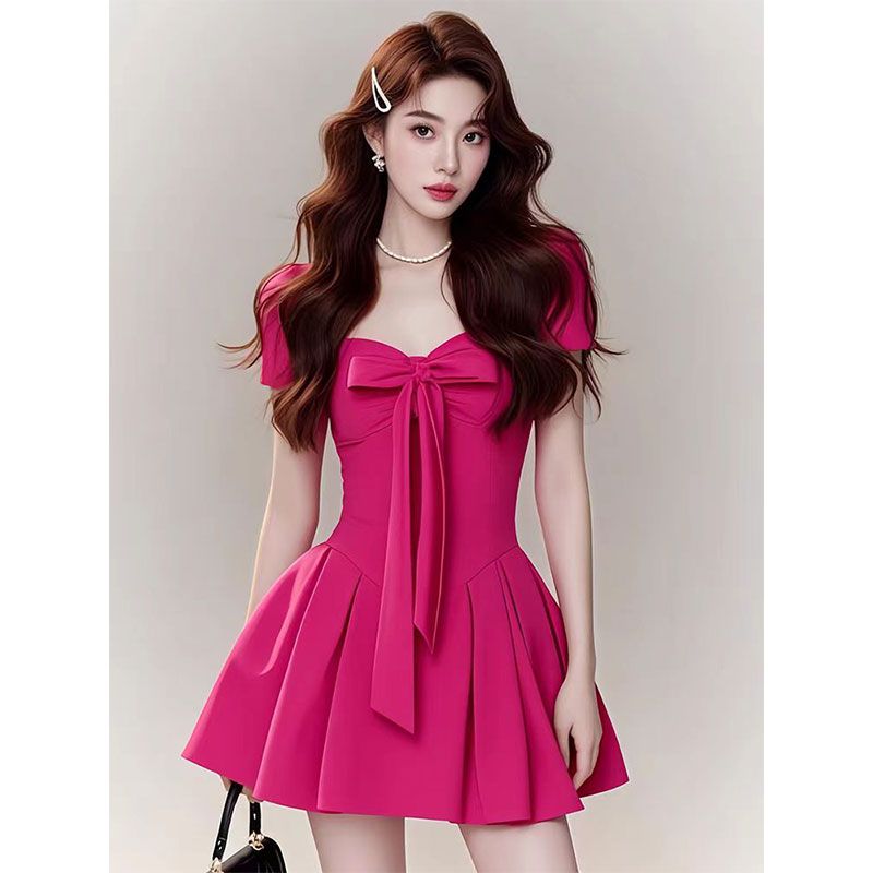 风情万种玫红色连衣裙夏