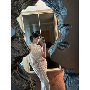 2024年春夏新款设计师品牌垂坠纽结贝壳连衣裙镂空露腰