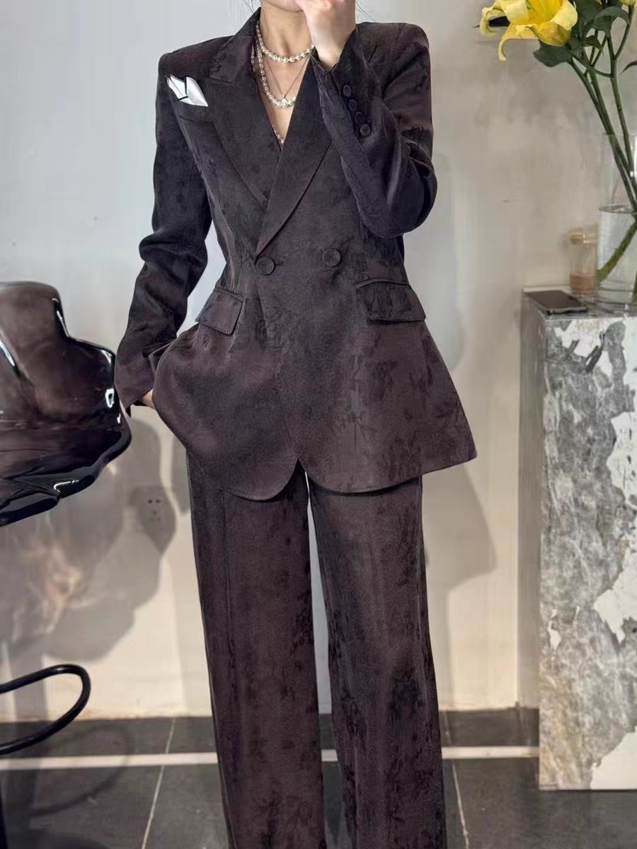 秋季新品高端醋酸提花稳重大气时尚西装套轻奢西服直筒裤两件套