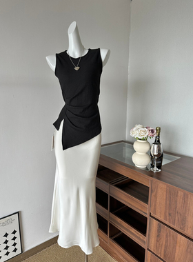 【L.LSTUDIO】设计感辣妹修身不规则无袖背心+半身裙套装798045#1