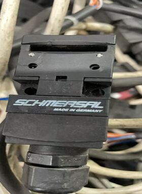 制造的SCHMERSAL安全开关，型号AZ 17-11z