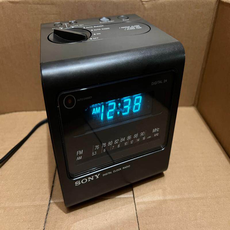 维修检查sony VFD显示钟控收音机，国外发回，测试功议价