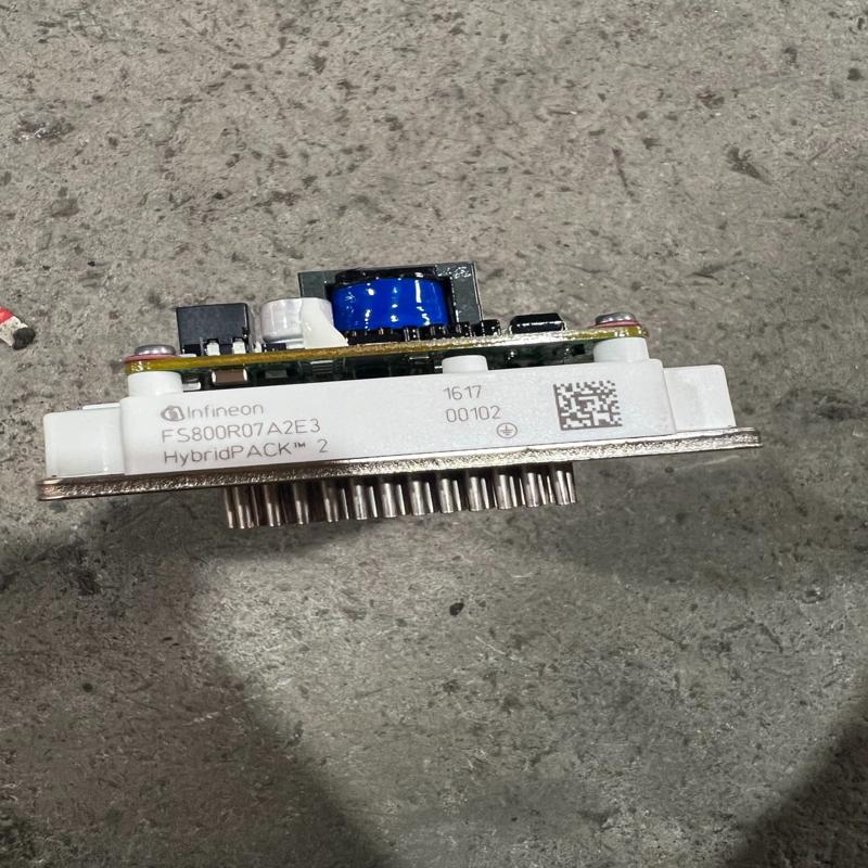 维修检查销售英飞凌 FS800R07A2E3 二手拆机件询价