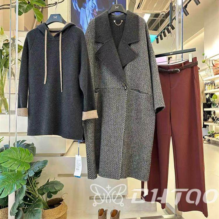 高级感西服领大衣女秋冬新款人字纹牛角扣长款外套牦牛绒羊毛上衣