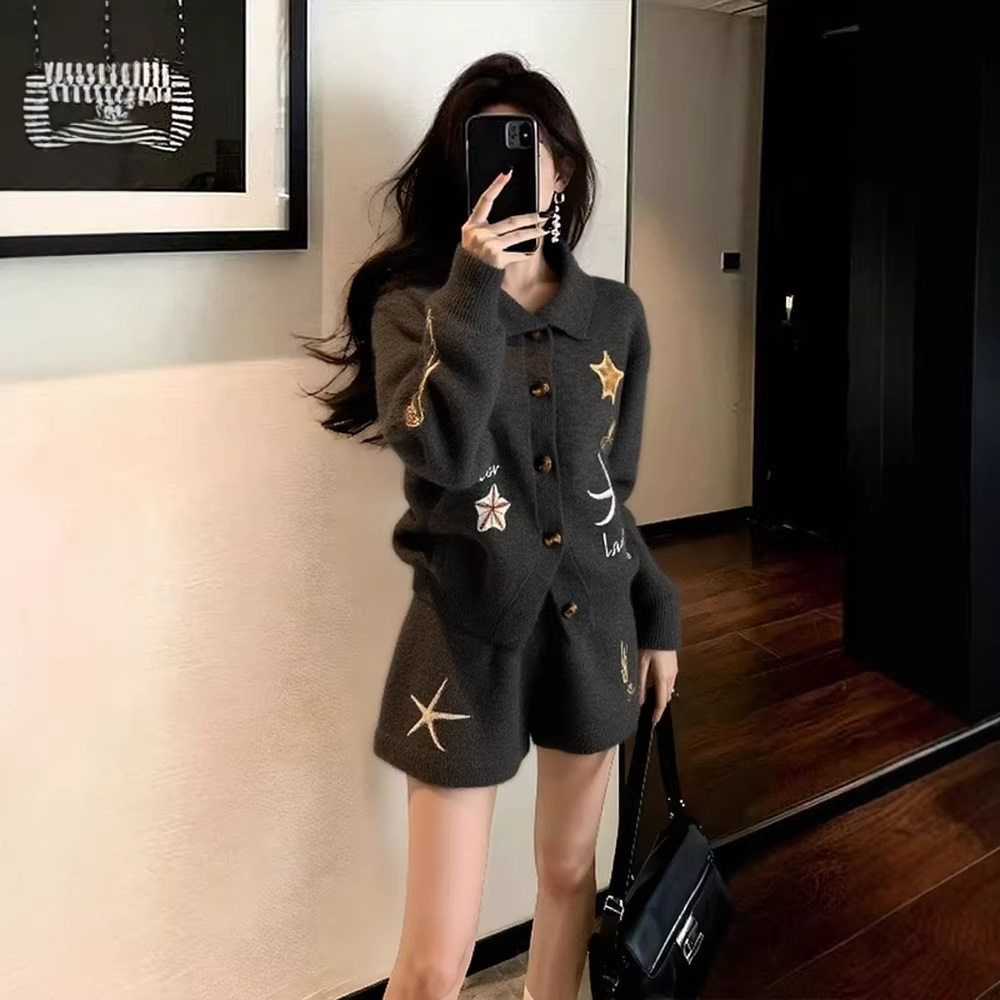 慵懒风休闲灰色针织套装初冬小个子穿搭女2026新款上衣裤子两件套