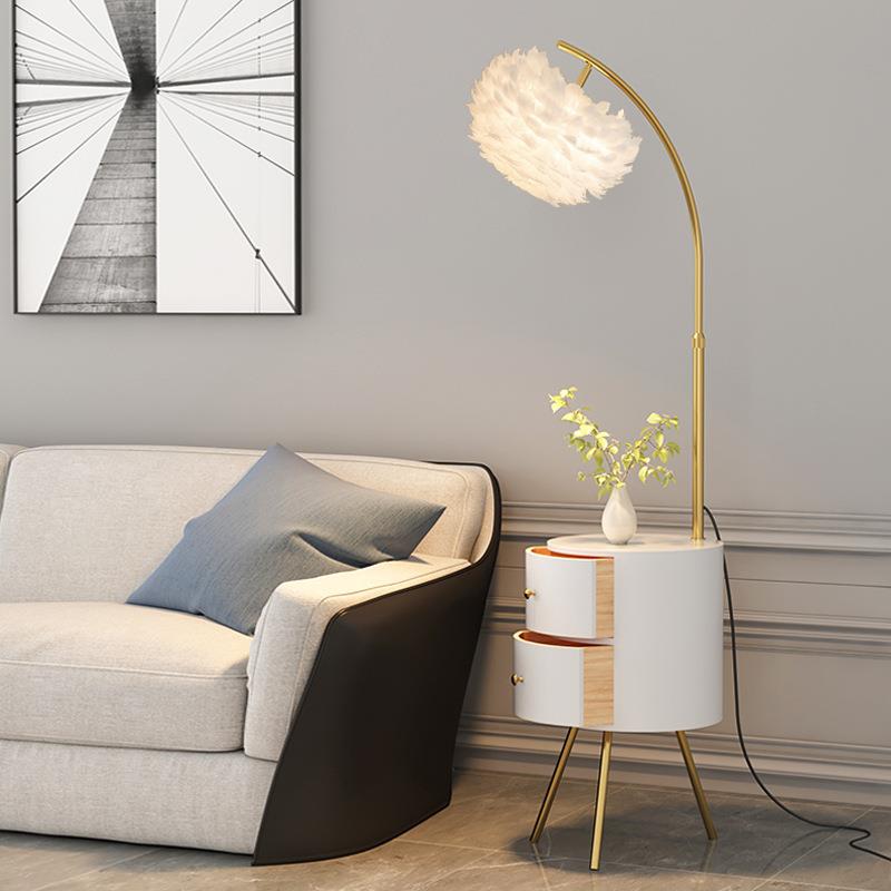 羽毛落地灯客厅沙发卧室床头柜ins风少女置物架一体高级立式台灯