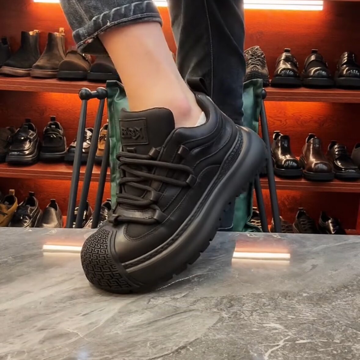 0703欧洲站新款磨砂皮低帮流行男士韩版纯皮舒平底系带休闲皮鞋