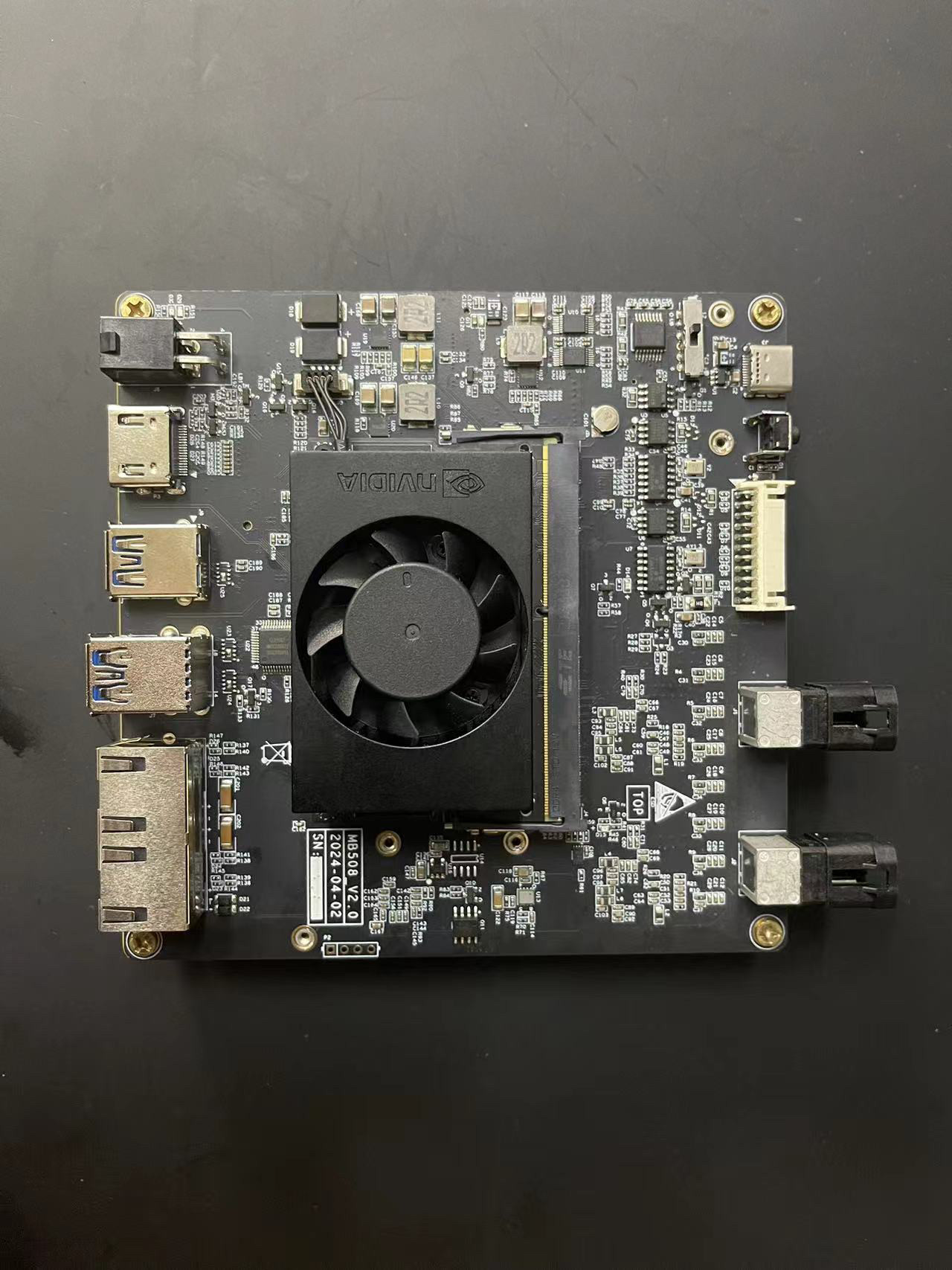 Orin NX载板，8路GMSL2。