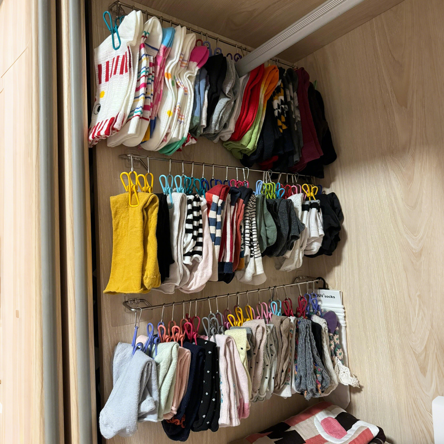 彩色多巴胺袜子收纳架防风夹家用衣柜收纳挂墙免打孔袜子晾晒神器,收纳整理,袜子架,淘宝优惠券,粉丝福利购,淘宝优惠卷