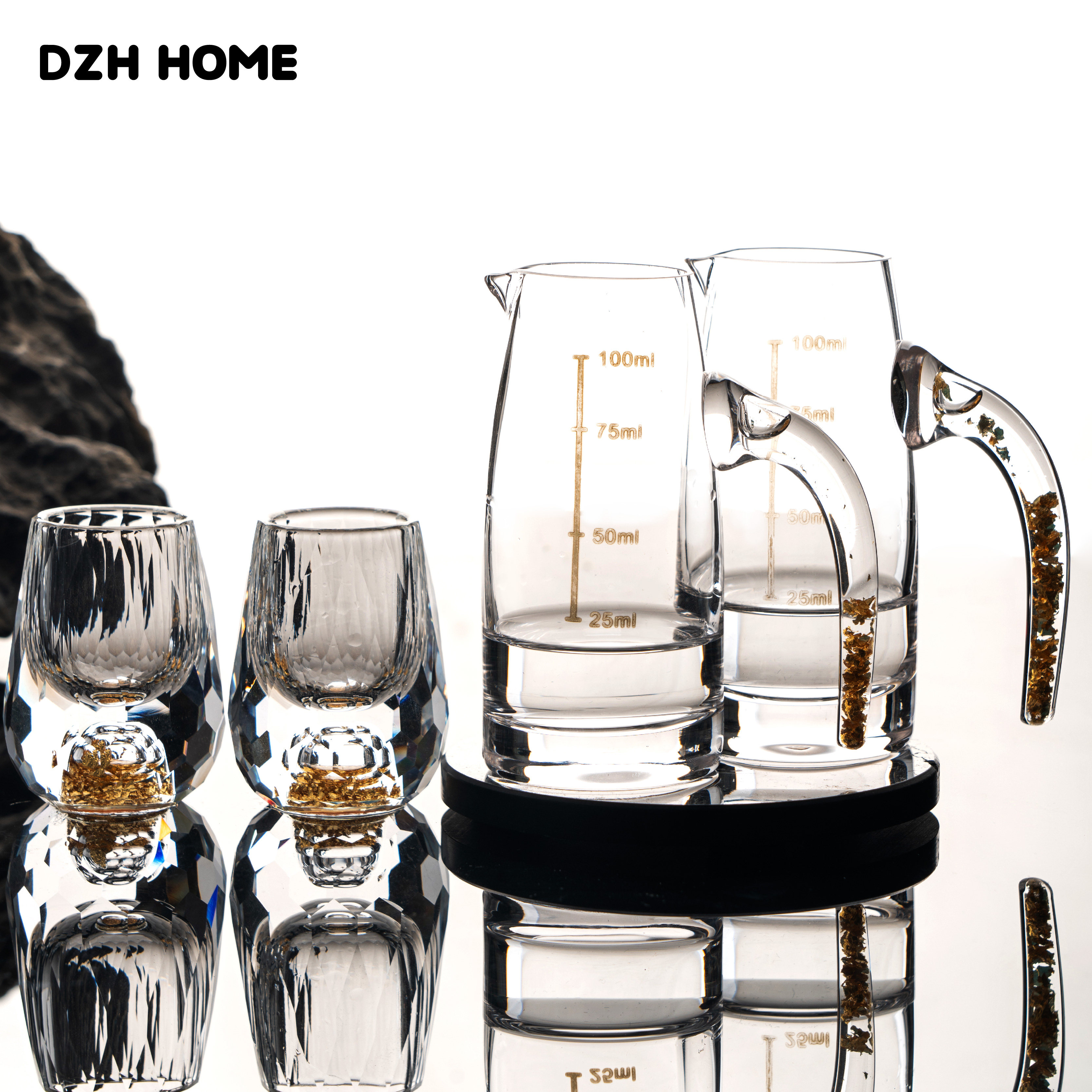 �𲭰׾Ʒ־��� �����иߵ��𲭰׾Ʒ־�����װˮ�������ڱ�Сյ���Ѿƺ�