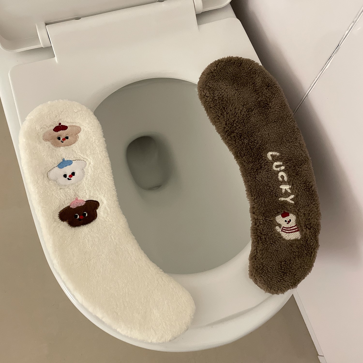卡通小熊马桶坐垫毛绒粘贴式ins家用坐便套圈马桶贴垫子四季通用