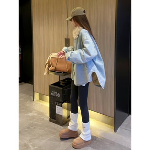 欧洲站2026冬季新款拼羊羔毛翻领内里加绒加厚浅蓝色牛仔外套女