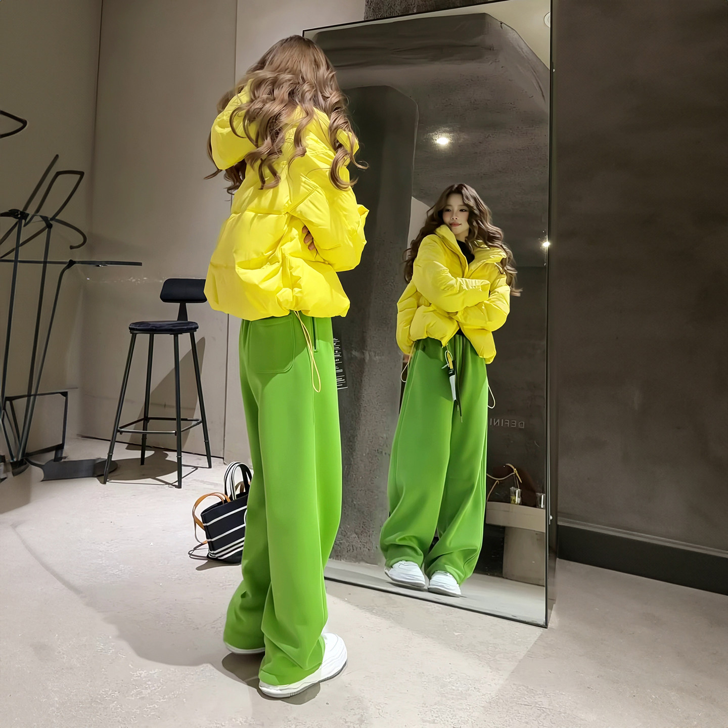 韩版2026年冬季新款糖果黄色外套女款连帽轻薄小黄短款羽绒棉服