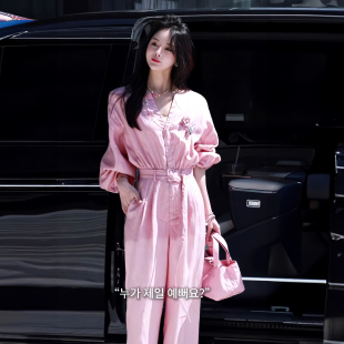 欧洲站收腰粉色亚麻连体裤女2026松弛拖地裤长袖连衣裤麻料阔腿裤