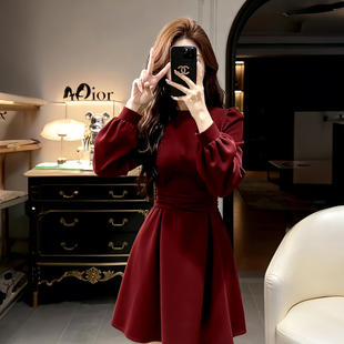 法式高级红色长袖连衣裙女冬季新款富家千金感收腰显瘦小个子短裙
