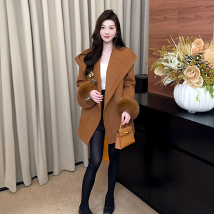 十三行韩系高级感时尚气质女仿狐狸毛加厚羽绒翻领呢子外套大衣冬