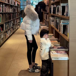 白色连帽短款棉服女2025冬季新款宽松毛领面包服时尚加厚保暖外套