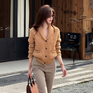 橘色翻领毛衣开衫女款2026新款秋冬季慵懒高级感宽松加厚针织上衣