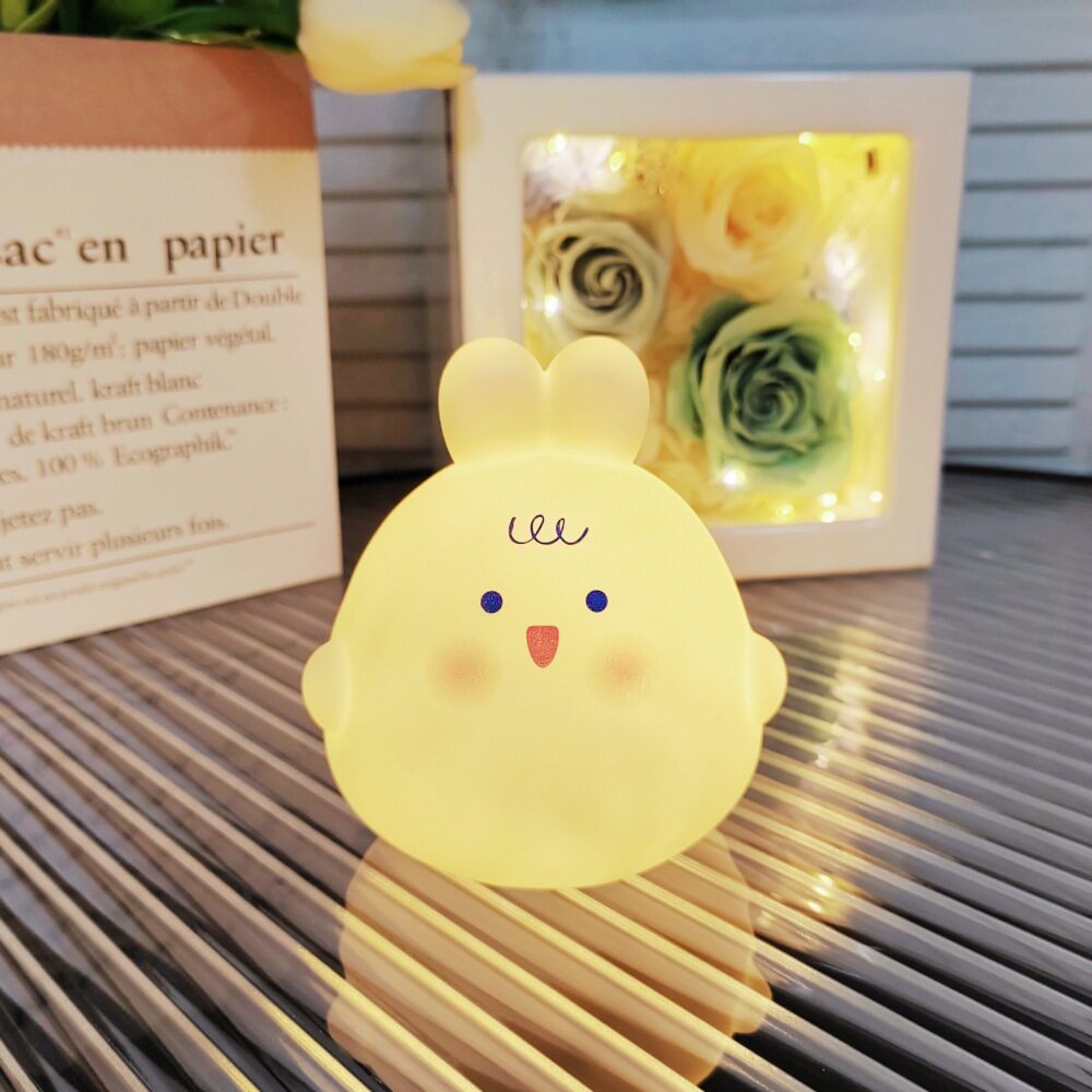 유치원 아이들은 학급 전체에 생일 선물을 보내 상품 졸업 및 개학 기념품 빛나는 야간 조명을 공유합니다