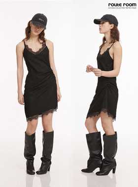route room 黑色暗闪蕾丝露背交叉吊带抽褶连衣裙