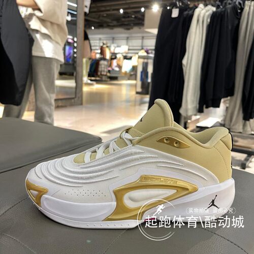 耐克男轻便缓震低帮篮球鞋