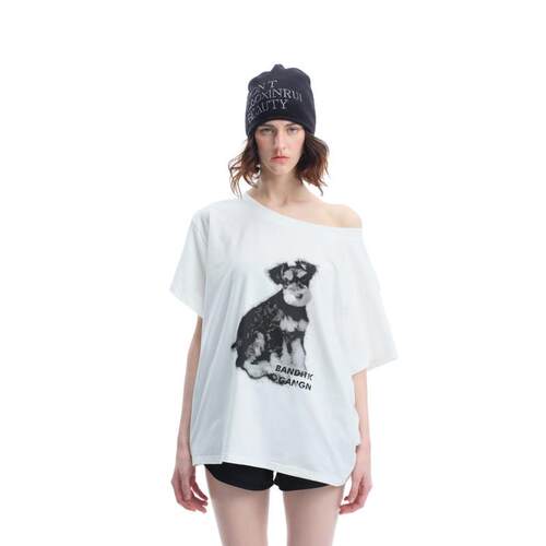 BANDITK GANGN雪纳瑞印花一字肩斜肩短袖T恤女2026新款夏露肩上衣