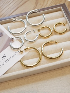 SophieBuhai欧美博主ins风镀18K金复古大气夸张粗C形显脸小耳圈女