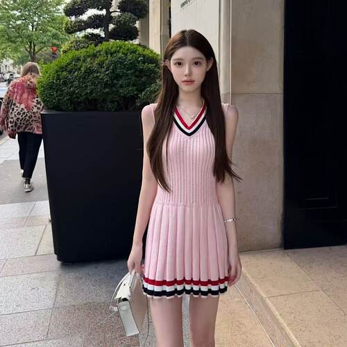 TB夏季V领针织连衣裙女无袖修身