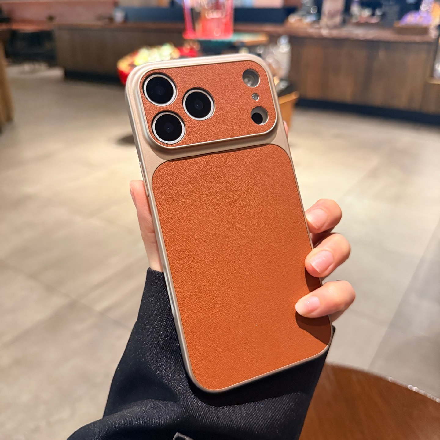 焦糖棕色素皮纹适用苹果17promax手机壳iphone16pro新款秒变大视窗镜头Air皮质15防摔13硬12高级14plus保护套