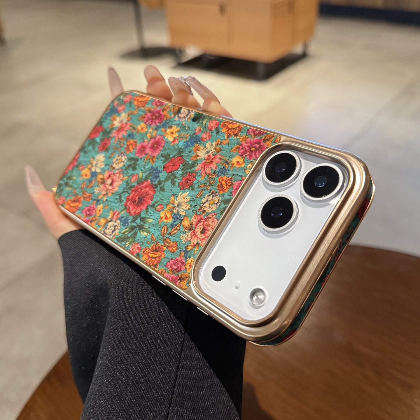 欧美风复古绿色花卉适用苹果17promax手机壳17air新款iphone16pro轻奢鎏金电镀15plus女14小众高级感13保护套