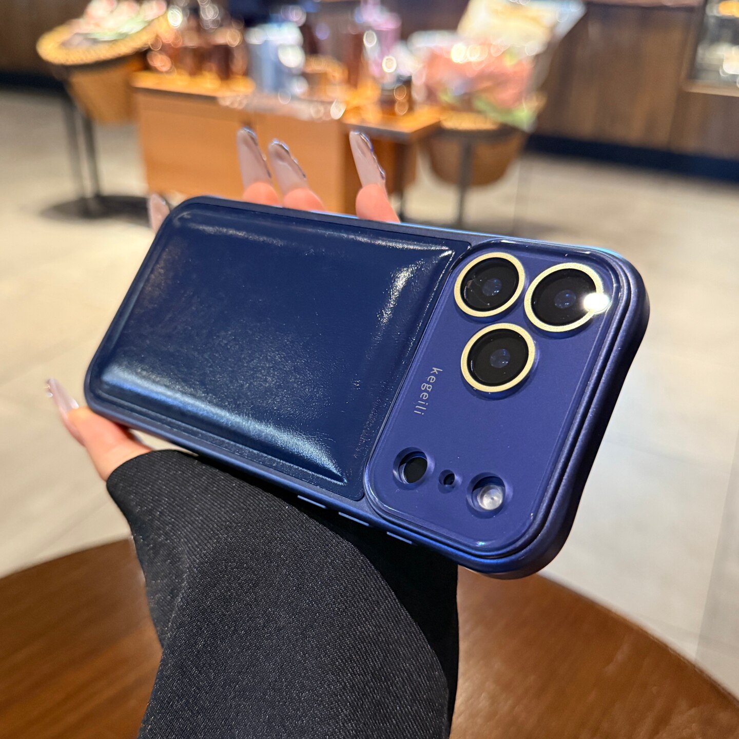 高级感深蓝色油蜡皮质适用苹果17promax手机壳iphone16pro新款鼓包气垫14P大视窗镜头全包15情侣13保护套男女