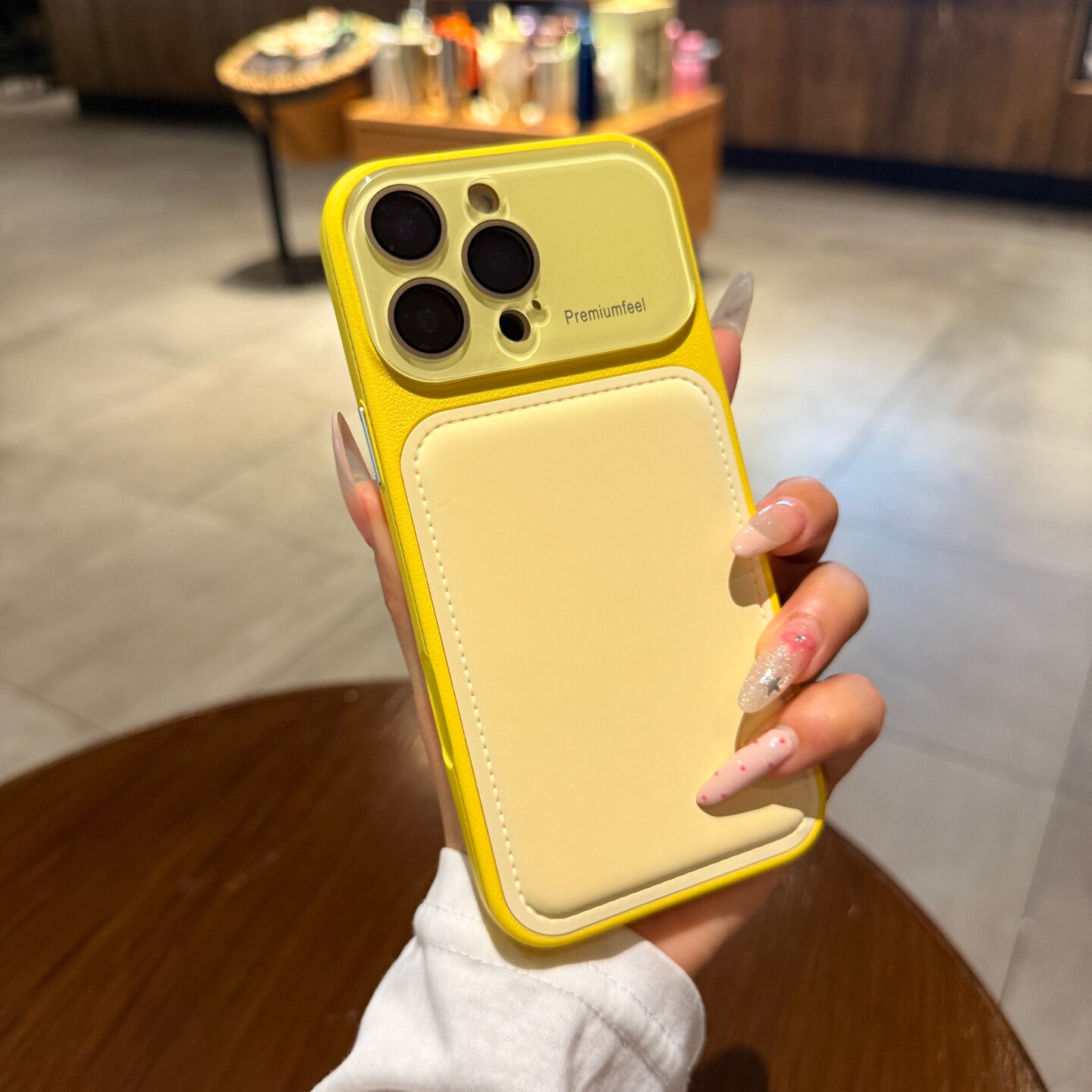 奶黄色秒变17大视窗适用苹果17promax手机壳iphone16新款气垫鼓包素皮15pro镜头膜全包女14高级13保护套情侣