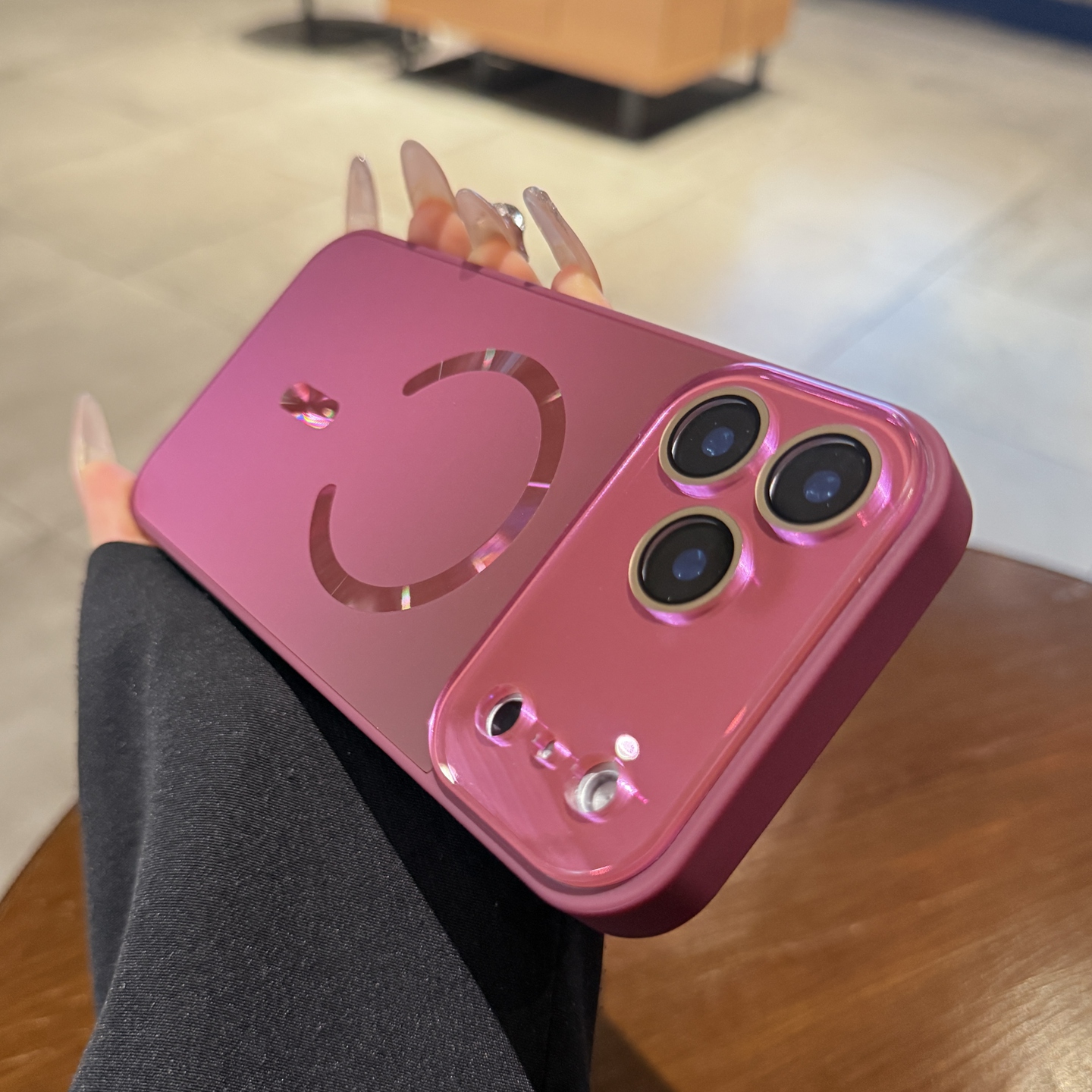 适用iphone17pro手机壳磁吸充电16promax酒红色肤感磨砂15苹果17promax情侣新款13镜头全包14防摔女Air保护套