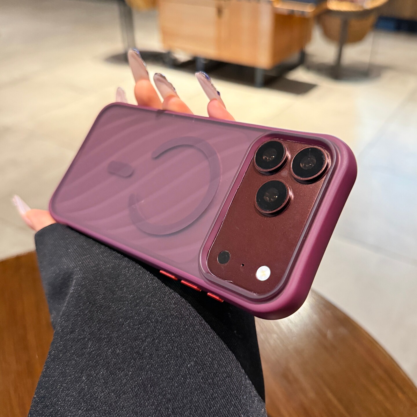 适用苹果17promax手机壳iPhone18pro磁吸Magsafe新款16水波纹肤感磨砂樱桃红13防指纹15情侣高级14全包保护套