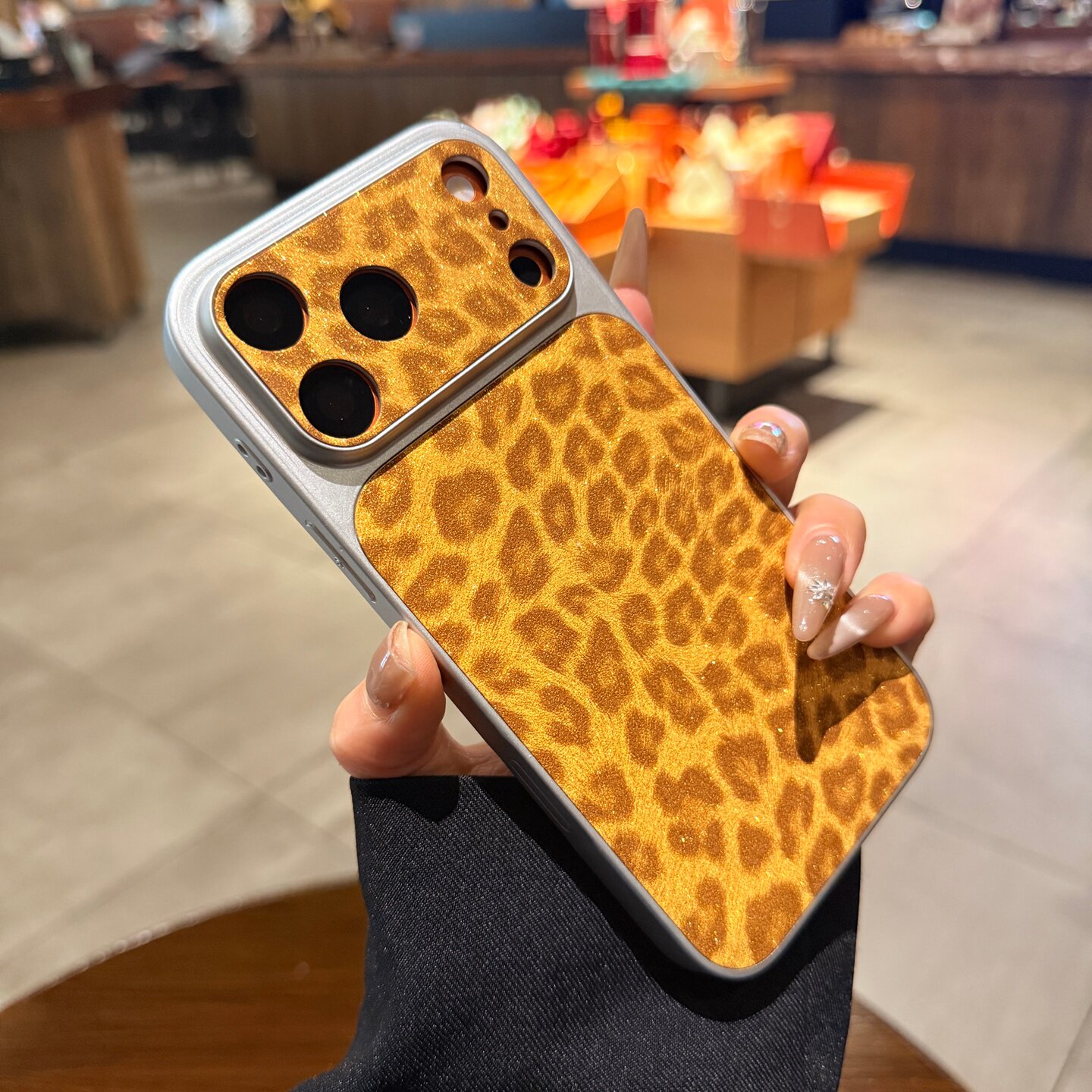 黄色豹纹适用苹果17promax手机壳iphone16promax新款闪粉素皮15PM秒变17大视窗14高级感欧美风辣妹13保护套女