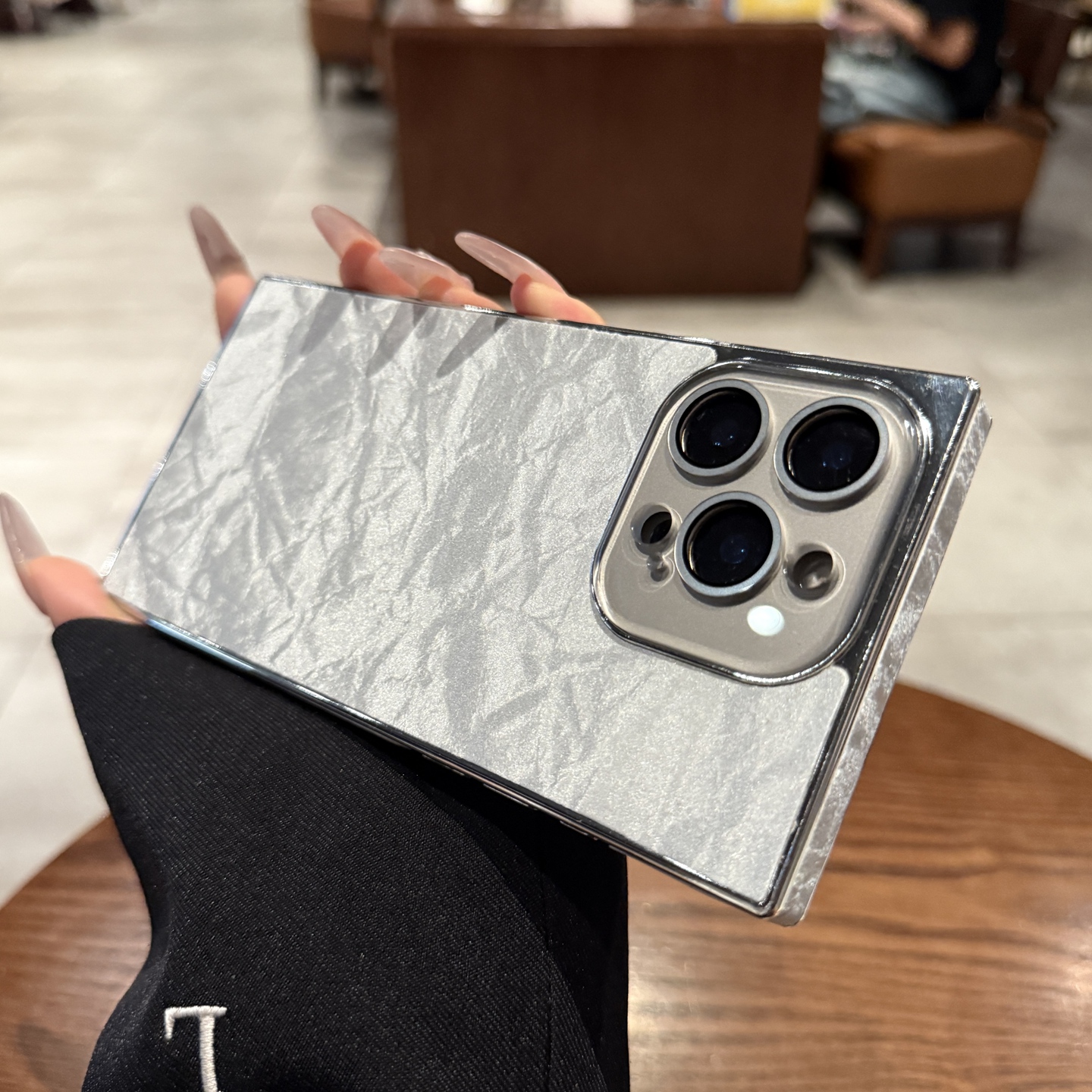钛灰色电镀方形壳适用苹果16promax手机壳iphone15新款绒布雪山纹14pro带镜头膜全包13P保护套简约高级感男士