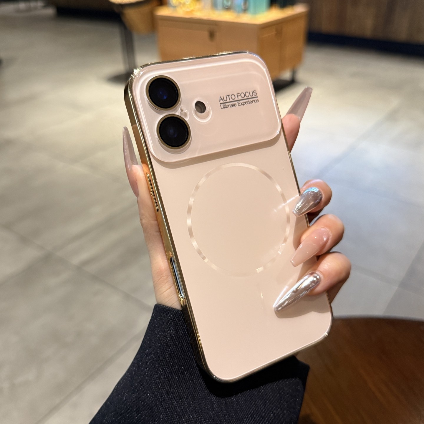 适用苹果17手机壳磁吸充电iphone17promax新款AG磨砂16pro电镀沙漠金air秒变大视窗镜头膜全包14PM女15保护套