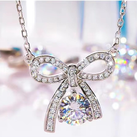 AU750白金美国进口D色莫桑石蝴蝶结满钻项链短款简约18K金锁骨链