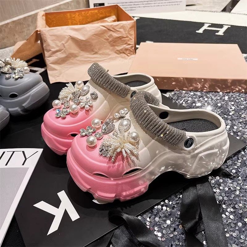 时尚沙滩拖鞋厚底增高跟洞洞鞋女鞋夏季水钻仙女风水钻包头凉鞋托