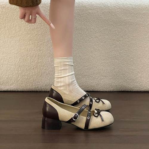 时尚小众设计感2026春拼