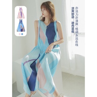三宅褶皱海边度假连衣裙女小众夏季 023 新款 吊带气质甜美拼色无袖