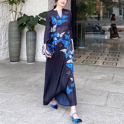 宅褶皱连衣裙欧货2025春夏印花气质V领黑色显瘦a字长裙  021