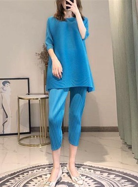 2025夏季新款蓝色褶皱两件套女靓丽弹力宽松大码纯色气质套装 019