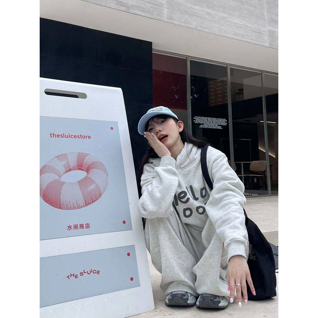 秋冬新款浅灰色连帽卫衣女韩版宽松美式设计感印花休闲百搭上衣潮