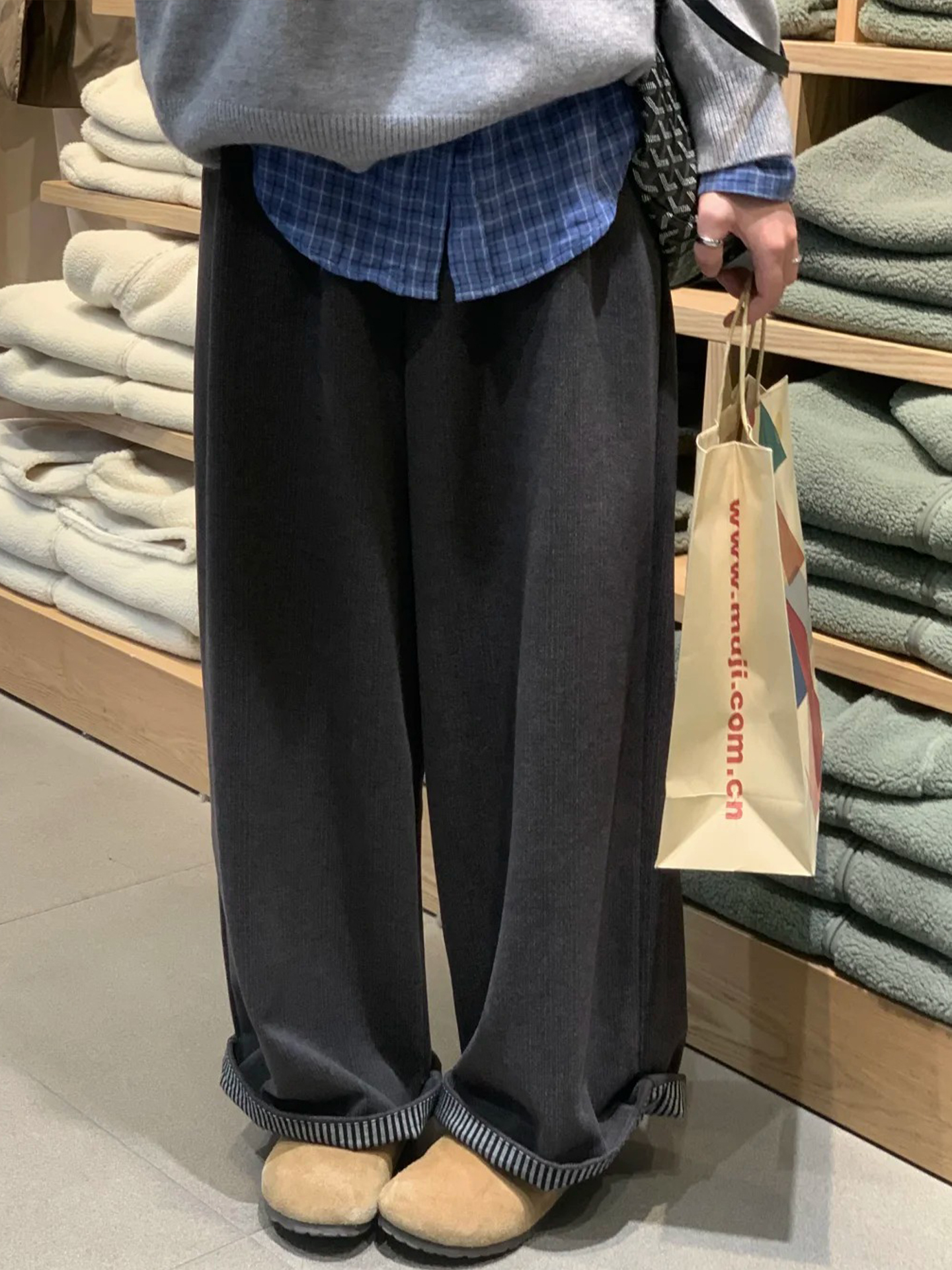 Wide-Leg Pants, Loose and Casual Style, 2025 New Autumn and Winter Gray Pants for Women, Fleece-Lined and Thickened, Plus Size, Casual Pants for Plus-Size Women