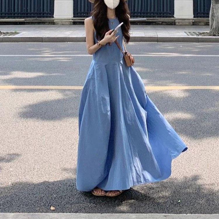 蓝色无袖背心连衣裙2026