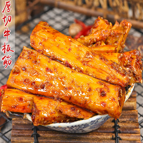 厚切牛板筋香辣爽口嚼劲十足解馋