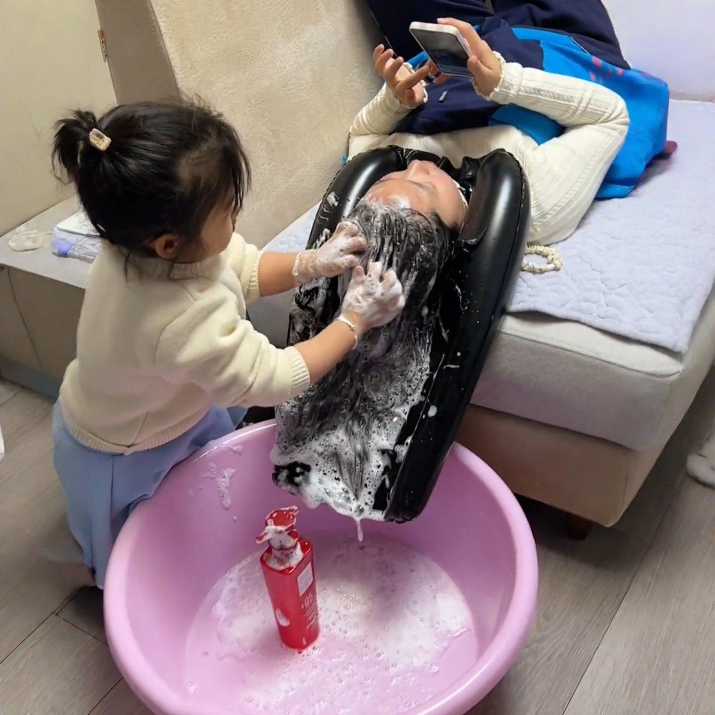 卧床洗头神器充气平躺式便携洗头盆家用孕妇月子不弯腰床上洗头枕