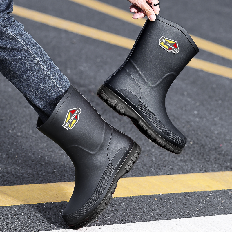 464748特大码男士中筒防水鞋